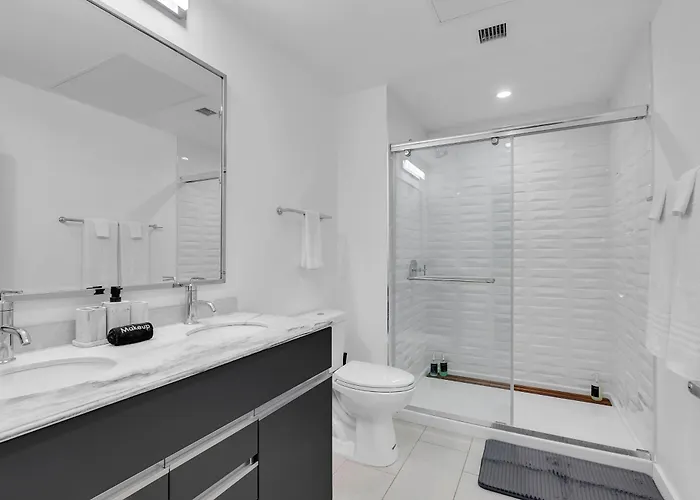 Apartment 1br Near Bok Center-gym, Lounge, Balcony, Pets Ok