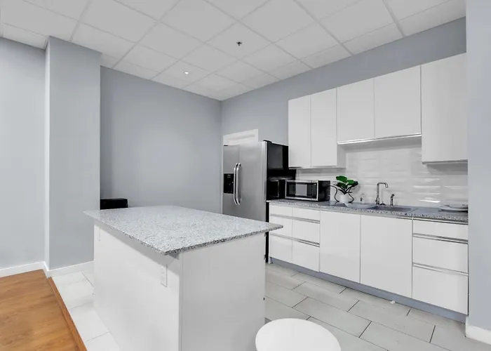 Apartment 1br Near Bok Center-gym, Lounge, Balcony, Pets Ok *
